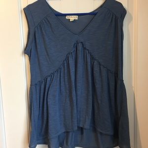 Sleeveless shirt